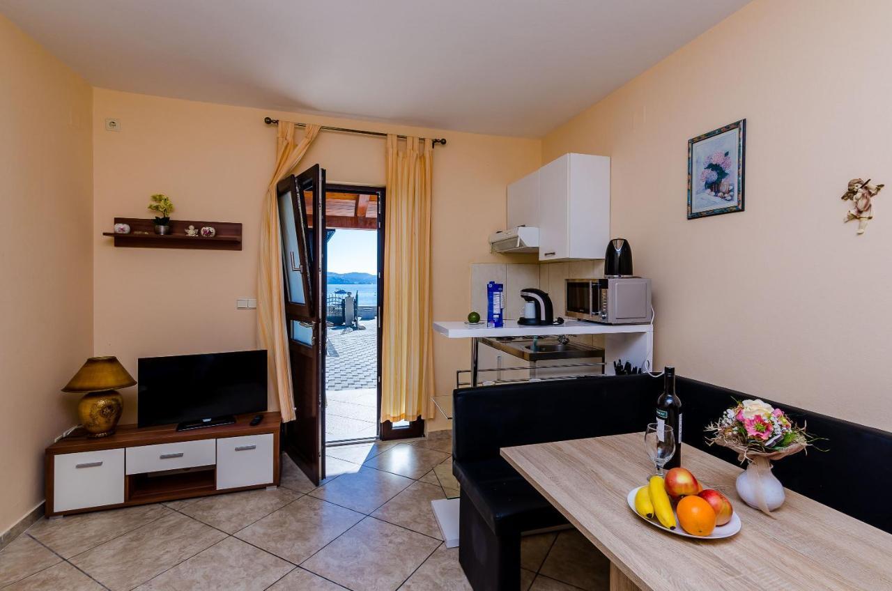Apartments Kanjuo By The Sea مْليني المظهر الخارجي الصورة